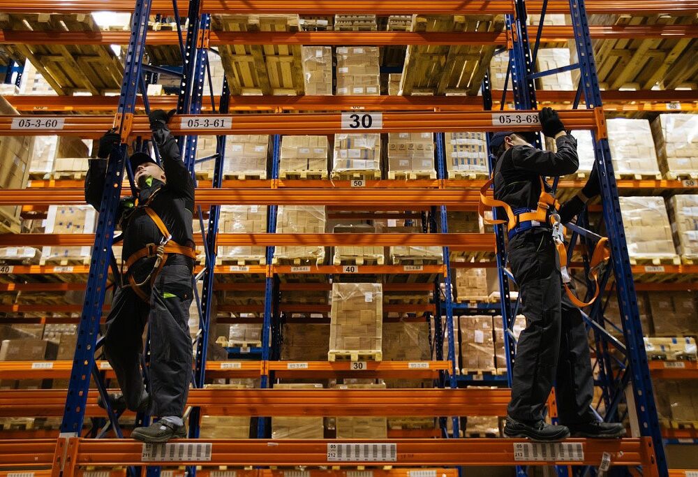 Монтаж и сборка складских стеллажей